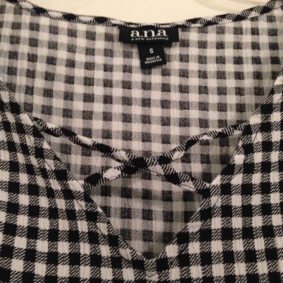 A.N.A checkered sleeveless blouse  - Picture 3 of 5